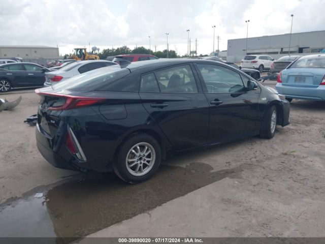 Photo 3 VIN: JTDKARFP3L3134213 - TOYOTA PRIUS PRIME 