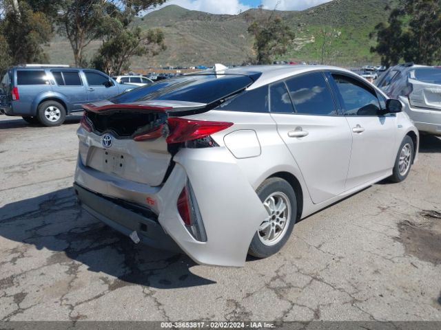 Photo 3 VIN: JTDKARFP4J3092647 - TOYOTA PRIUS PRIME 