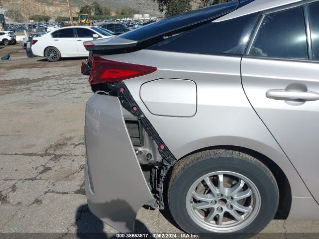 Photo 5 VIN: JTDKARFP4J3092647 - TOYOTA PRIUS PRIME 