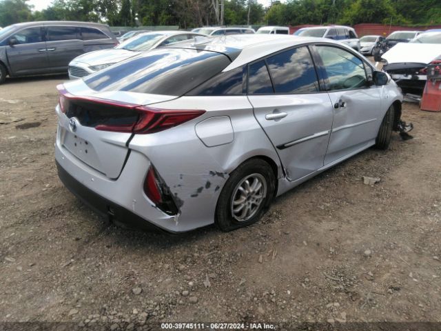 Photo 3 VIN: JTDKARFP4J3093605 - TOYOTA PRIUS PRIME 