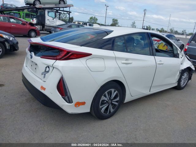 Photo 3 VIN: JTDKARFP4K3118830 - TOYOTA PRIUS PRIME 