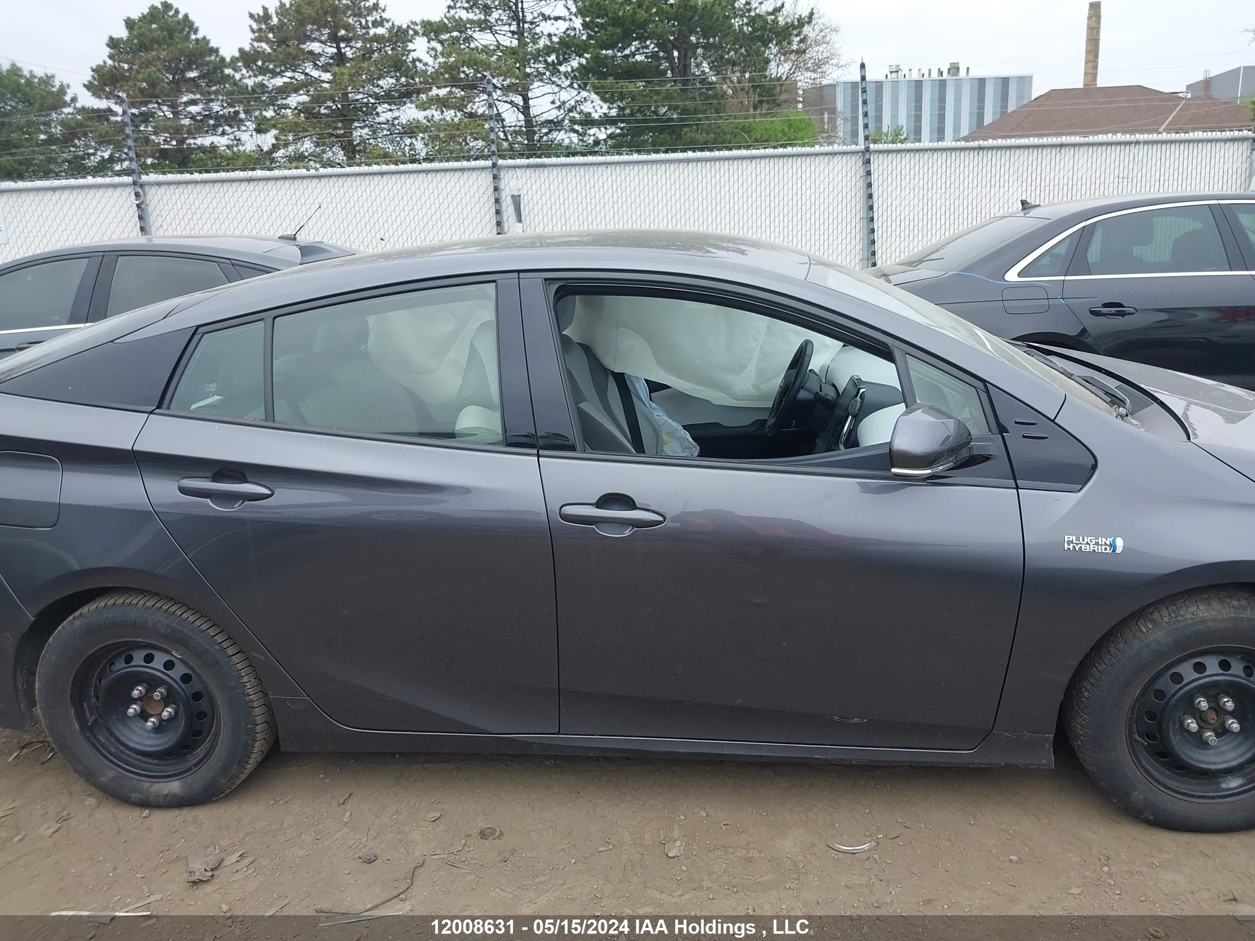 Photo 12 VIN: JTDKARFP4L3121339 - TOYOTA PRIUS 