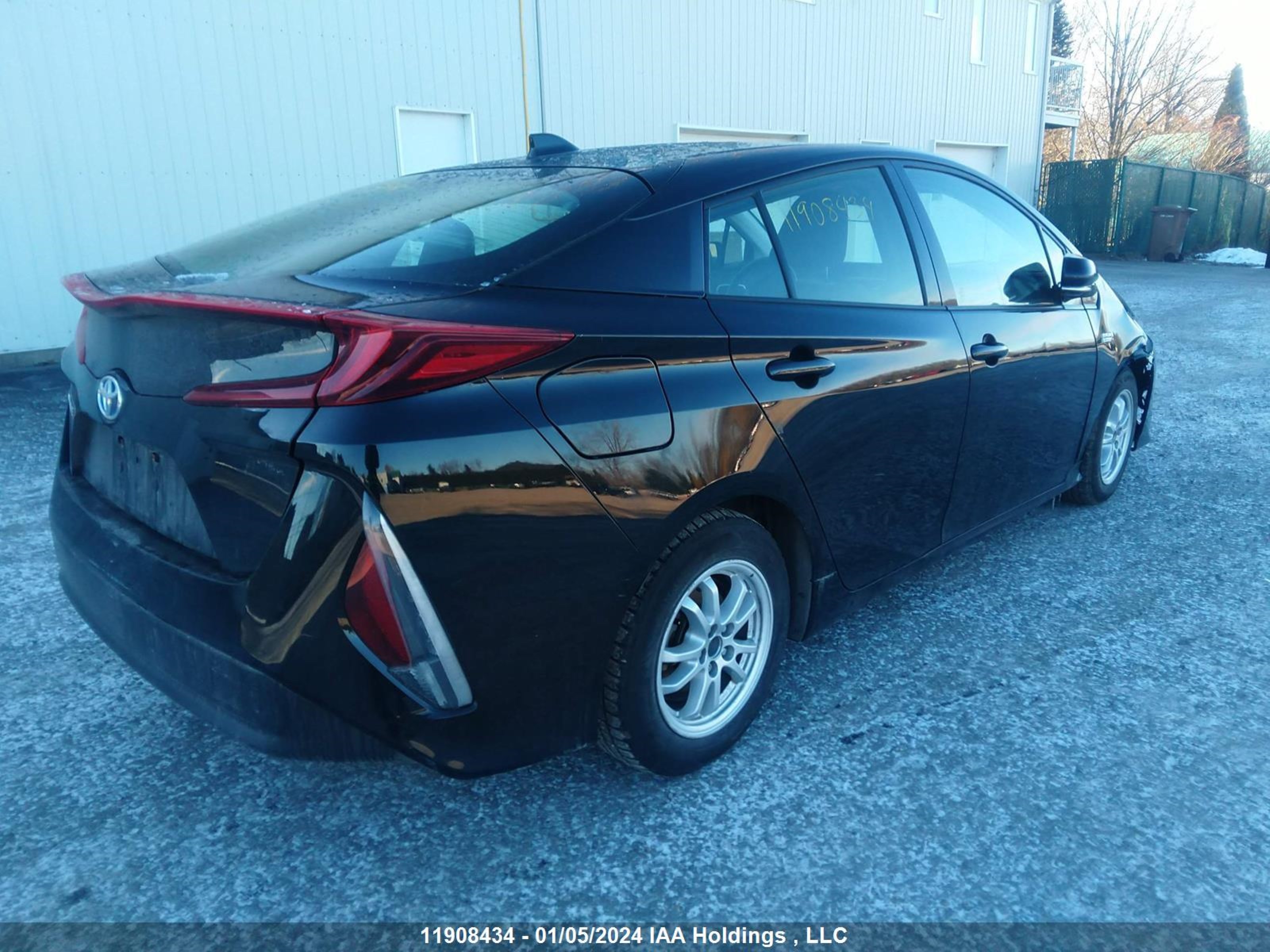 Photo 3 VIN: JTDKARFP4L3151070 - TOYOTA PRIUS 