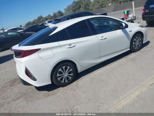 Photo 3 VIN: JTDKARFP4L3151392 - TOYOTA PRIUS PRIME 