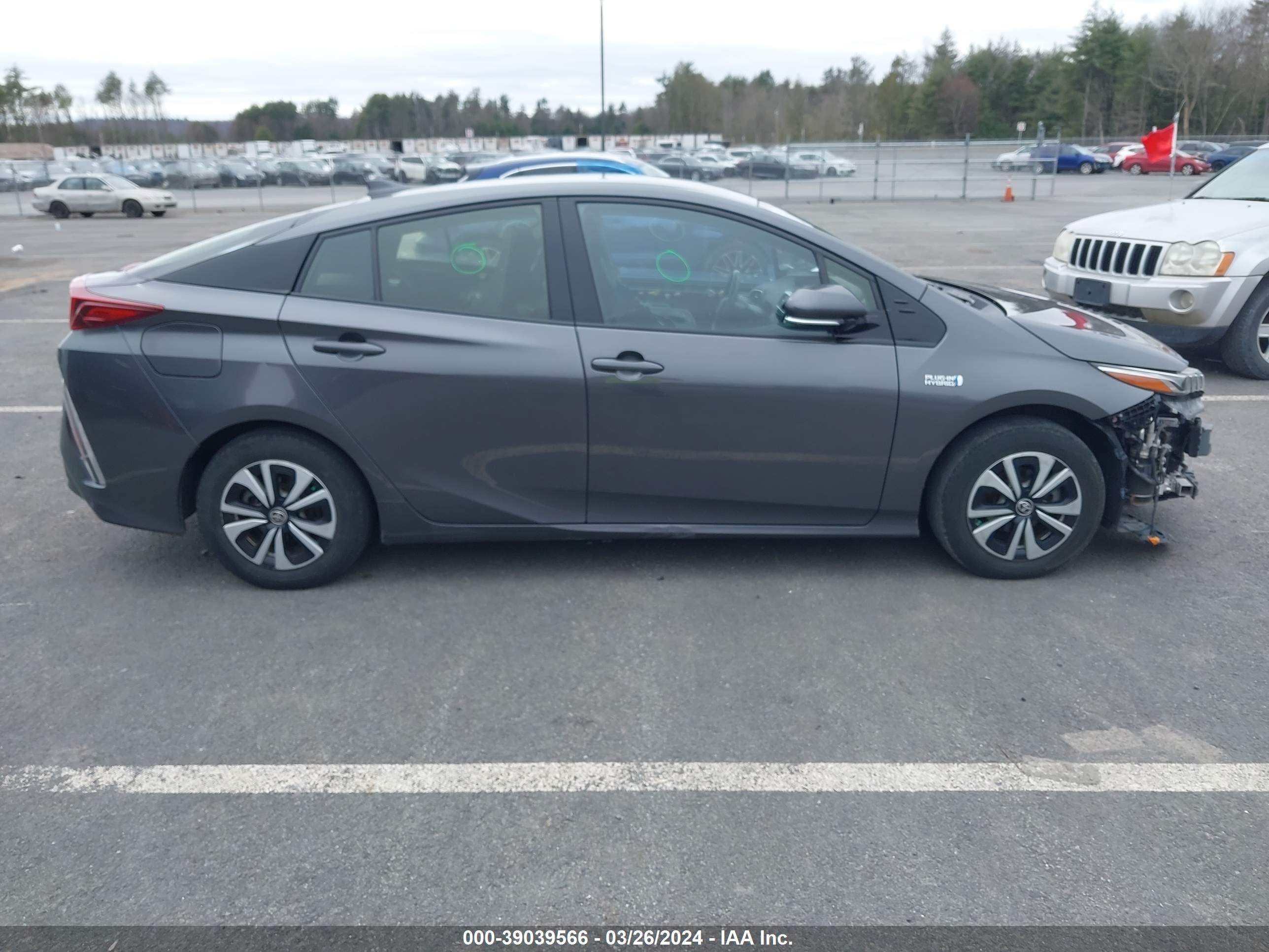 Photo 13 VIN: JTDKARFP5H3036095 - TOYOTA PRIUS 