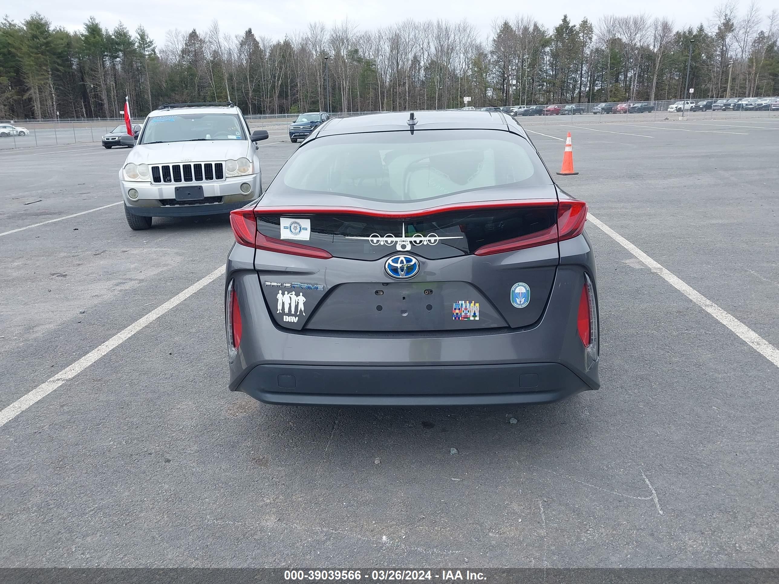 Photo 16 VIN: JTDKARFP5H3036095 - TOYOTA PRIUS 