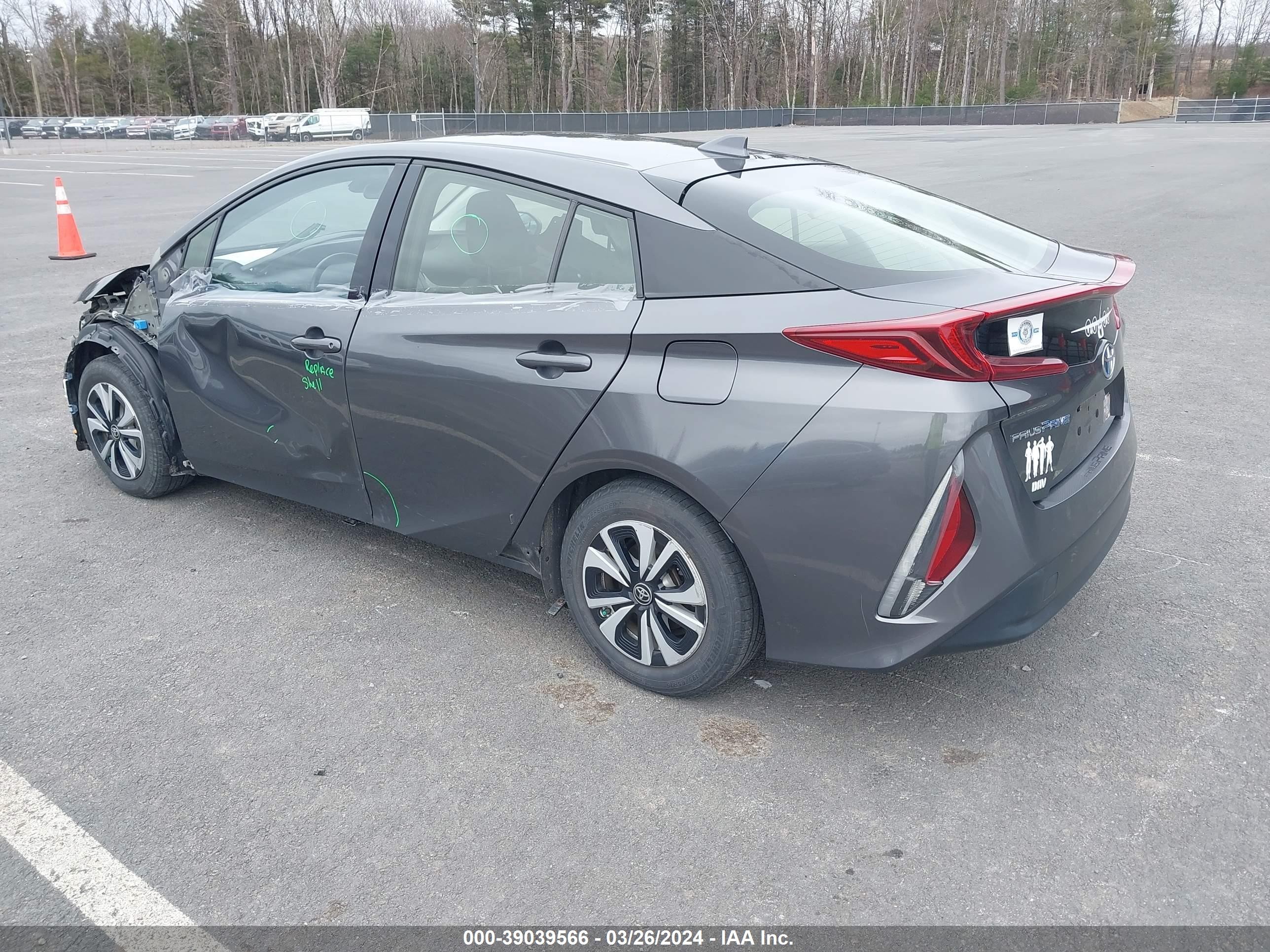 Photo 2 VIN: JTDKARFP5H3036095 - TOYOTA PRIUS 