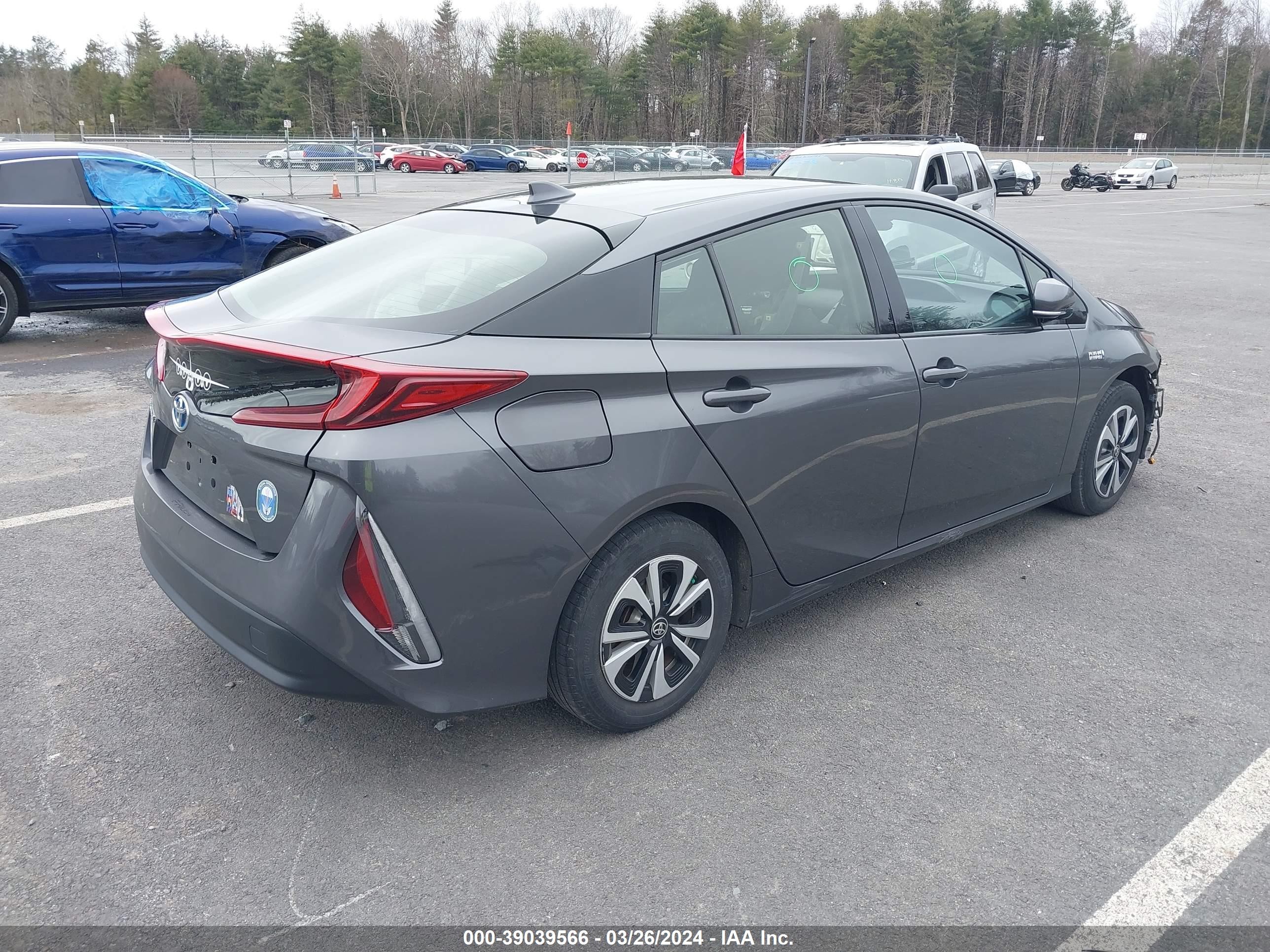 Photo 3 VIN: JTDKARFP5H3036095 - TOYOTA PRIUS 