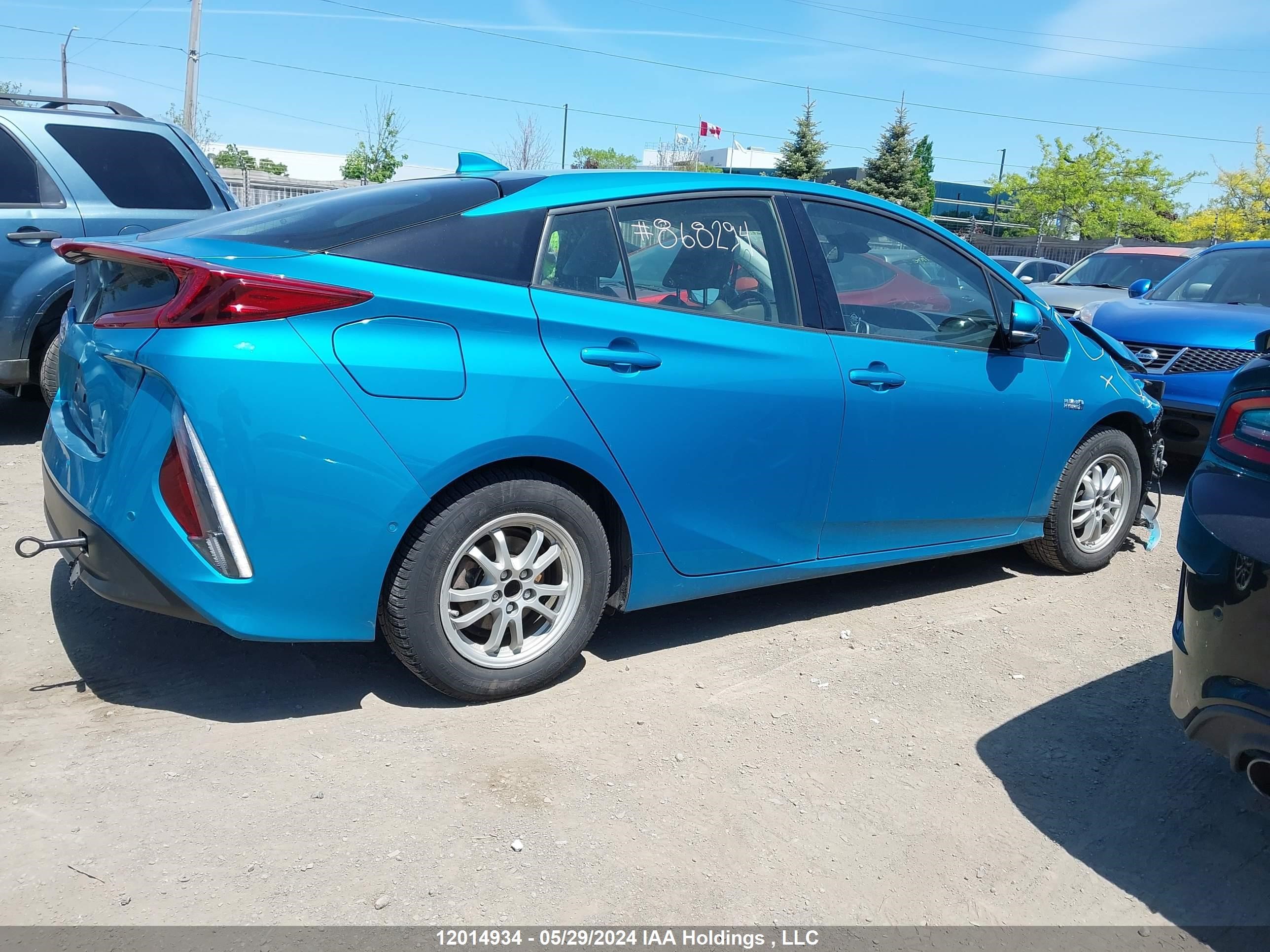 Photo 13 VIN: JTDKARFP5J3080491 - TOYOTA PRIUS 