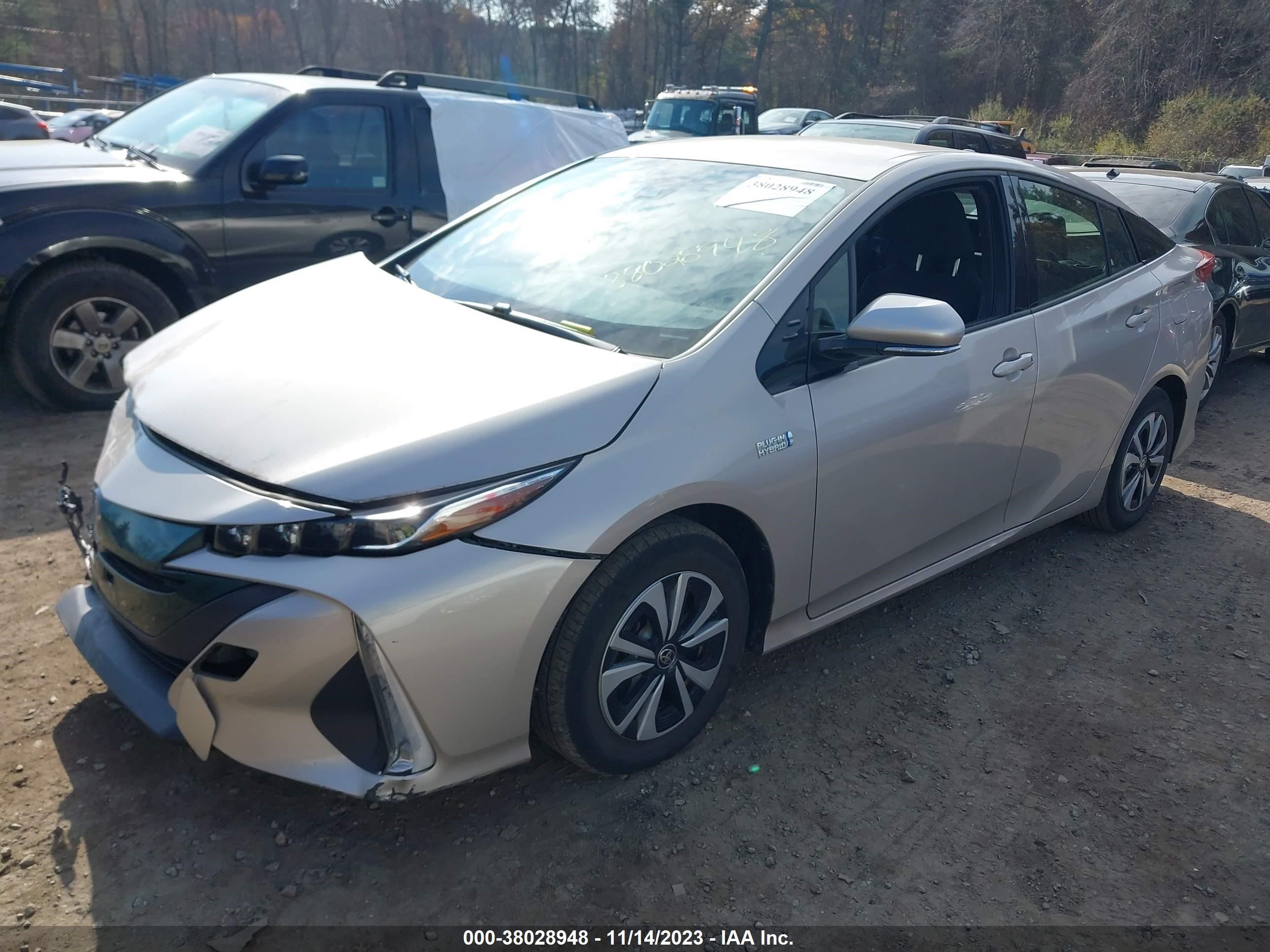 Photo 1 VIN: JTDKARFP5J3085576 - TOYOTA PRIUS 