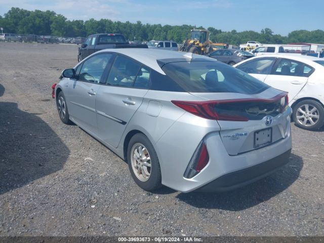 Photo 2 VIN: JTDKARFP5J3091779 - TOYOTA PRIUS PRIME 