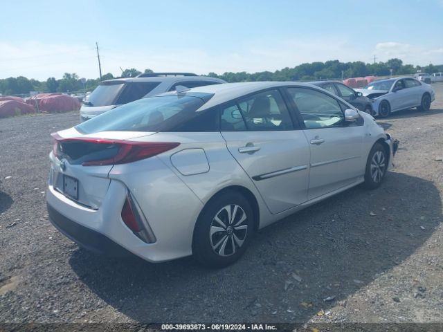 Photo 3 VIN: JTDKARFP5J3091779 - TOYOTA PRIUS PRIME 