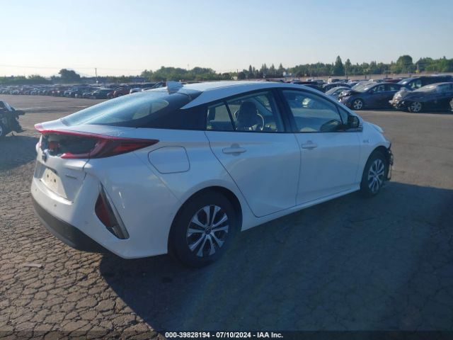 Photo 3 VIN: JTDKARFP5L3138473 - TOYOTA PRIUS PRIME 