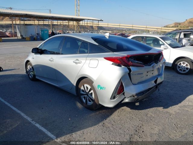 Photo 2 VIN: JTDKARFP6H3001582 - TOYOTA PRIUS PRIME 