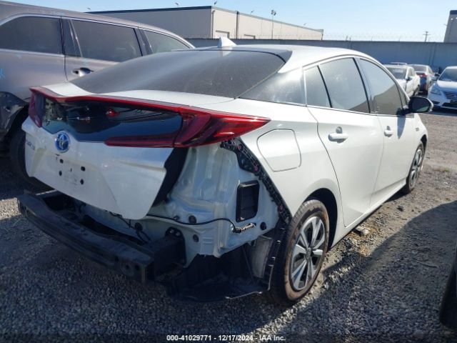 Photo 3 VIN: JTDKARFP6J3097557 - TOYOTA PRIUS PRIME 