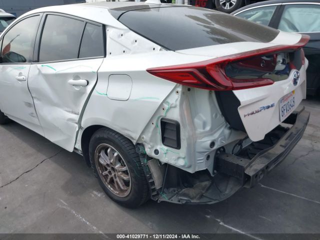 Photo 5 VIN: JTDKARFP6J3097557 - TOYOTA PRIUS PRIME 