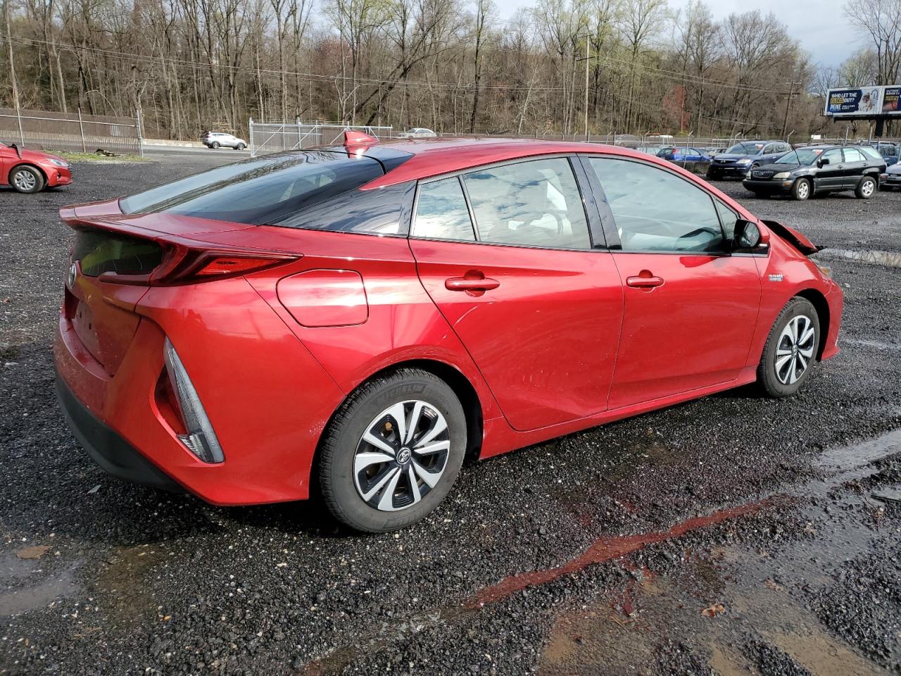 Photo 2 VIN: JTDKARFP6J3097672 - TOYOTA PRIUS 