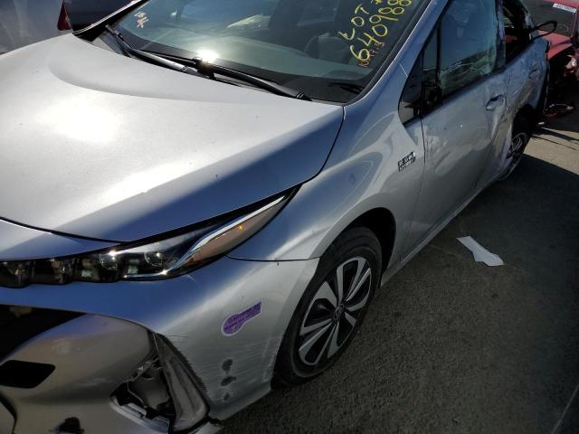 Photo 8 VIN: JTDKARFP6J3098966 - TOYOTA PRIUS PRIM 