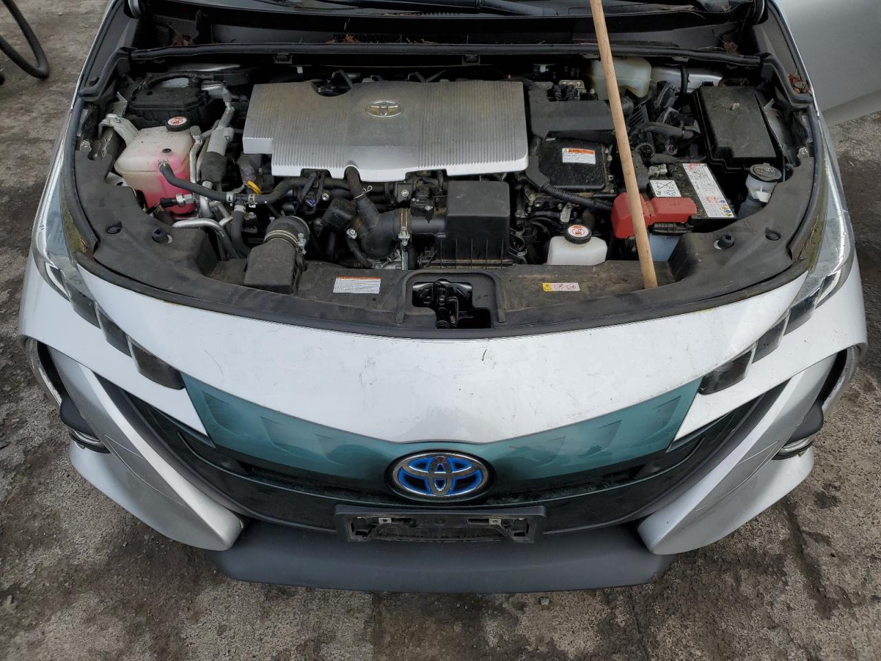 Photo 10 VIN: JTDKARFP6K3118165 - TOYOTA PRIUS 