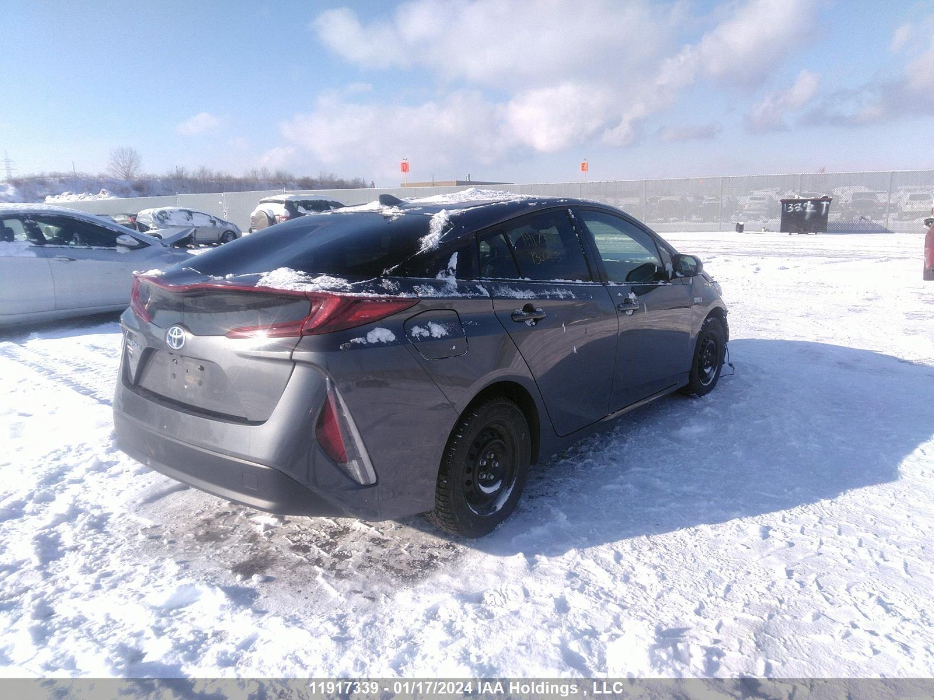 Photo 3 VIN: JTDKARFP6L3130253 - TOYOTA PRIUS 