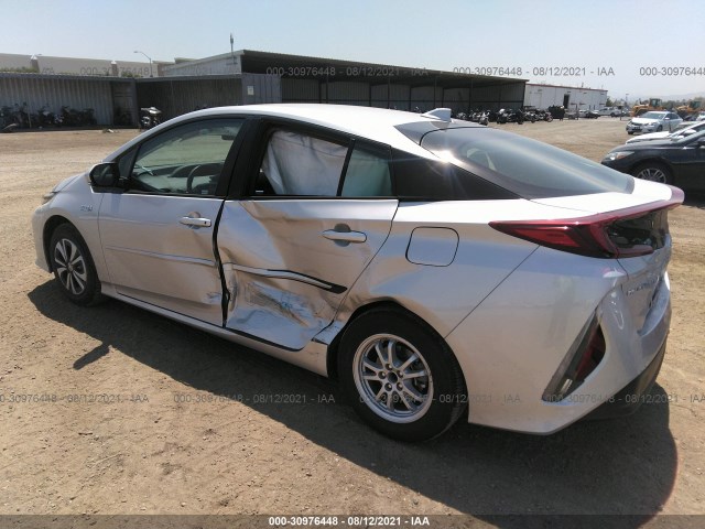 Photo 2 VIN: JTDKARFP7H3057062 - TOYOTA PRIUS PRIME 