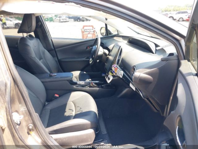 Photo 4 VIN: JTDKARFP7J3079617 - TOYOTA PRIUS PRIME 