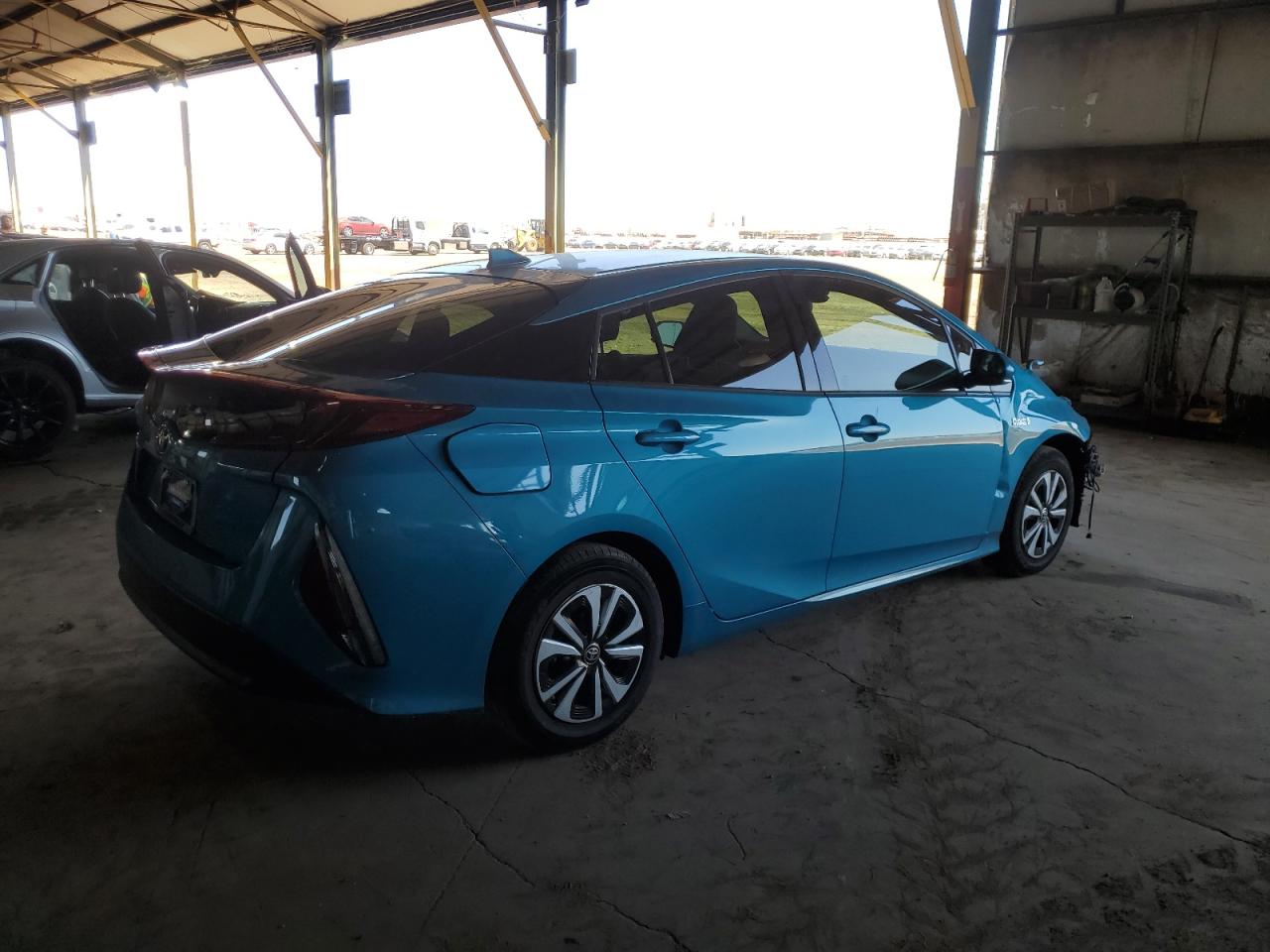 Photo 2 VIN: JTDKARFP7K3112651 - TOYOTA PRIUS 