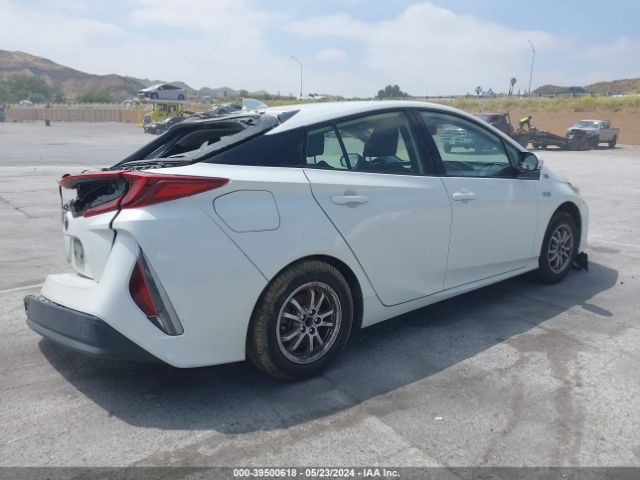 Photo 3 VIN: JTDKARFP7L3143254 - TOYOTA PRIUS PRIME 