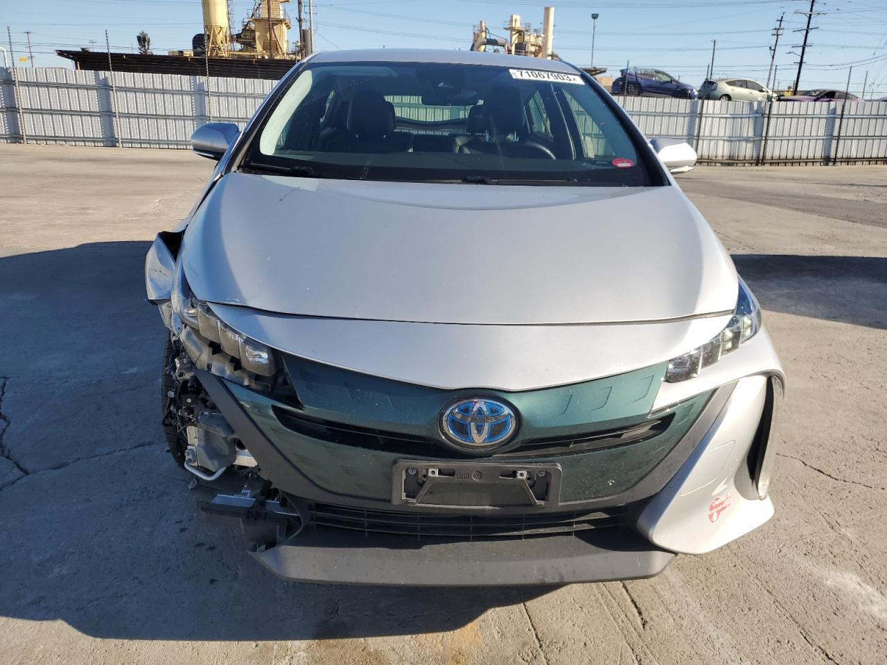 Photo 4 VIN: JTDKARFP8H3023910 - TOYOTA PRIUS 