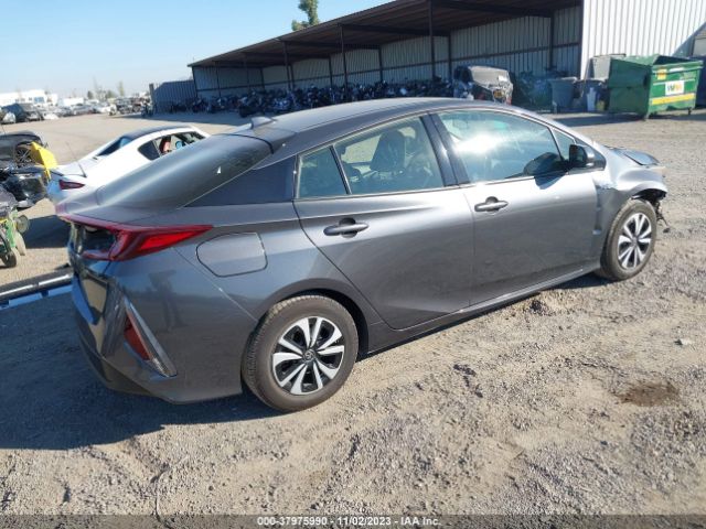 Photo 3 VIN: JTDKARFP8J3096149 - TOYOTA PRIUS PRIME 