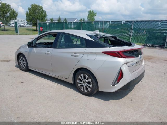 Photo 2 VIN: JTDKARFP8L3131808 - TOYOTA PRIUS PRIME 