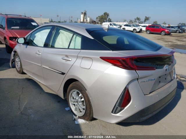 Photo 2 VIN: JTDKARFP8L3135180 - TOYOTA PRIUS PRIME 