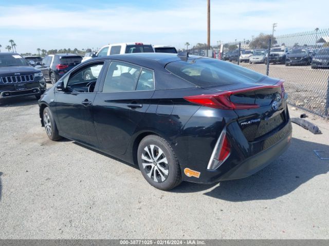 Photo 2 VIN: JTDKARFP8L3138659 - TOYOTA PRIUS PRIME 