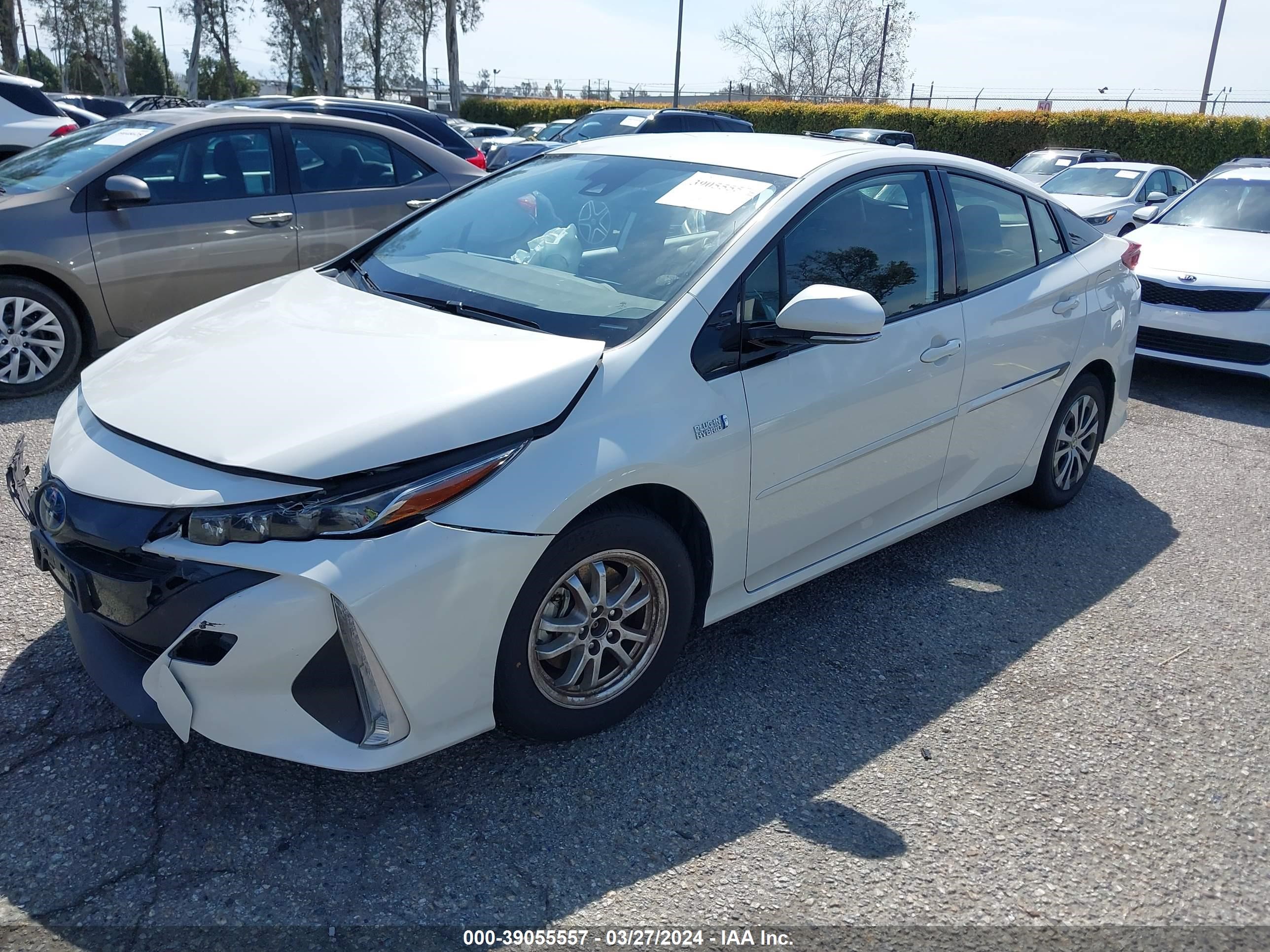 Photo 1 VIN: JTDKARFP8L3154568 - TOYOTA PRIUS 