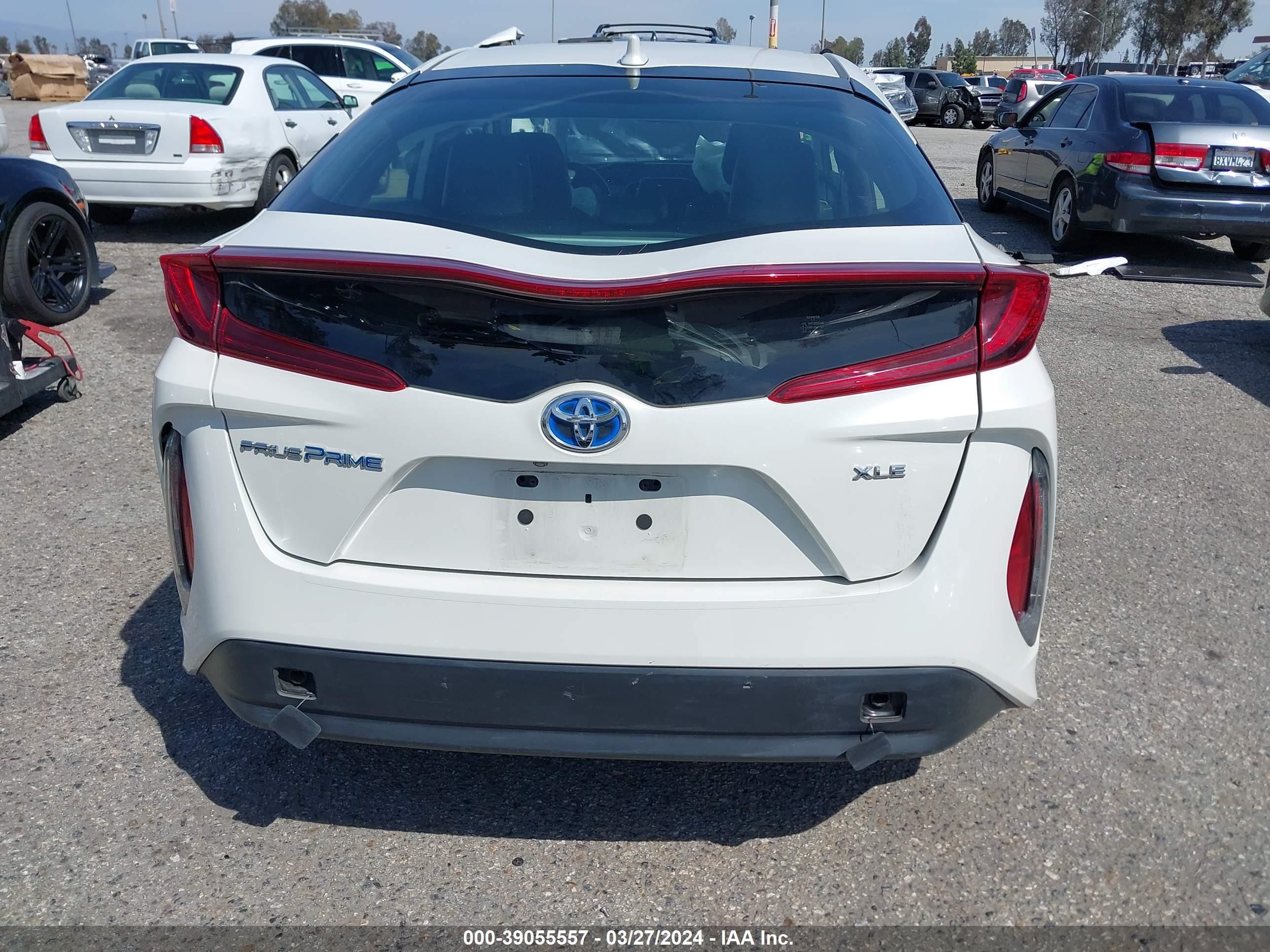 Photo 15 VIN: JTDKARFP8L3154568 - TOYOTA PRIUS 