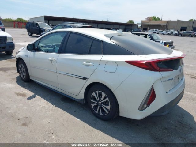 Photo 2 VIN: JTDKARFP9H3016304 - TOYOTA PRIUS PRIME 