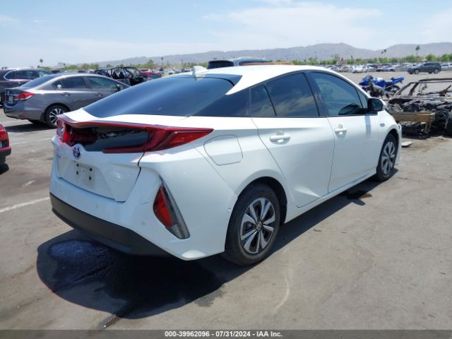 Photo 3 VIN: JTDKARFP9K3106558 - TOYOTA PRIUS PRIME 