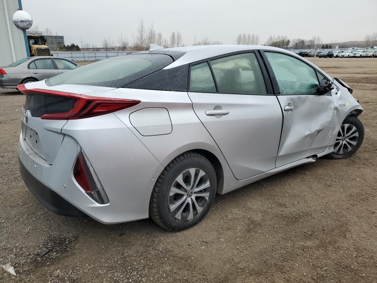 Photo 2 VIN: JTDKARFP9L3124172 - TOYOTA PRIUS 