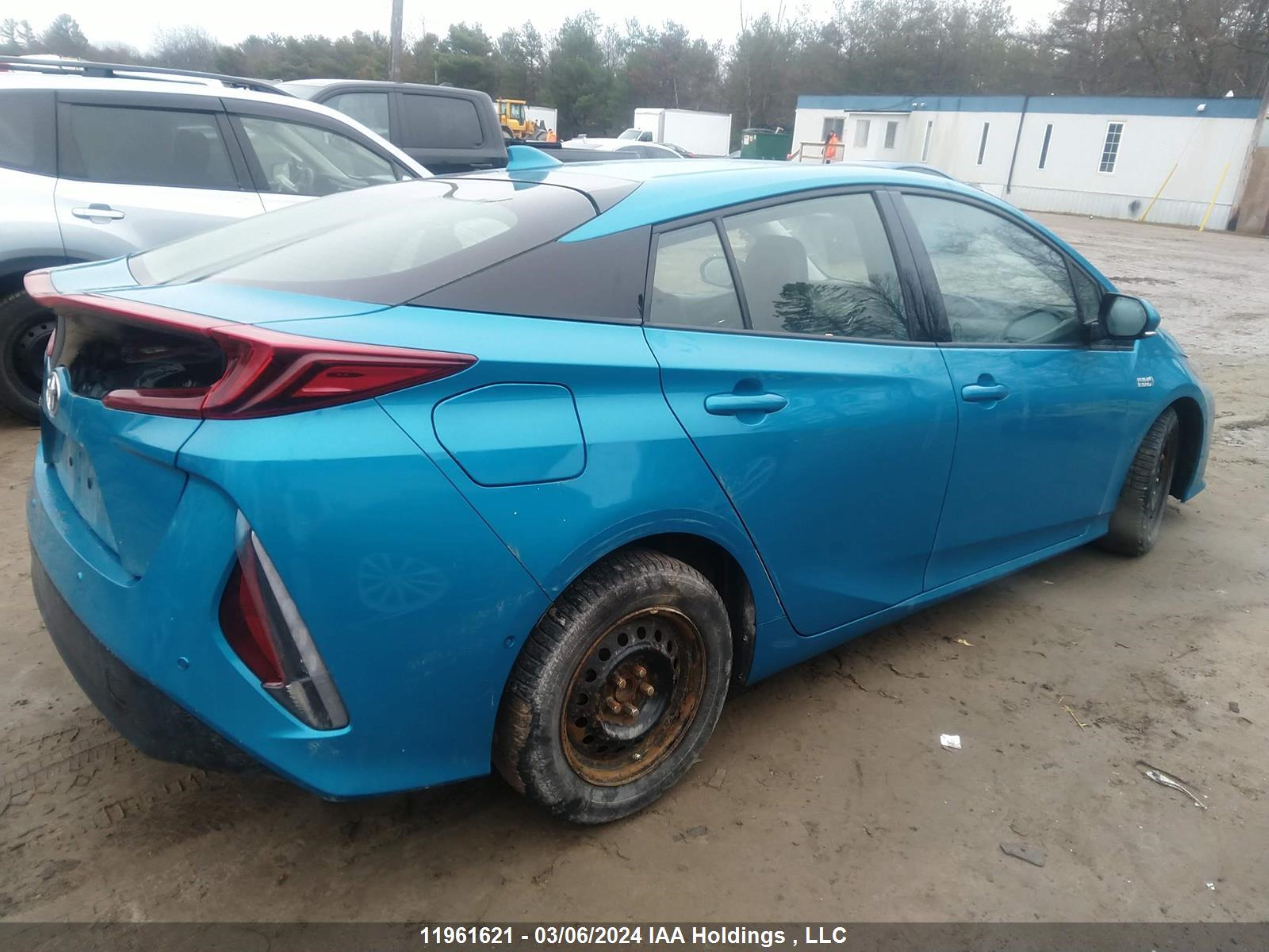 Photo 3 VIN: JTDKARFP9L3126424 - TOYOTA PRIUS 