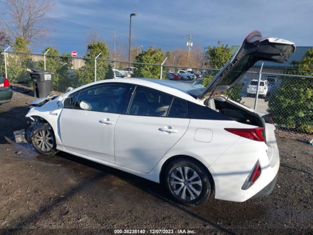 Photo 2 VIN: JTDKARFP9L3150948 - TOYOTA PRIUS PRIME 