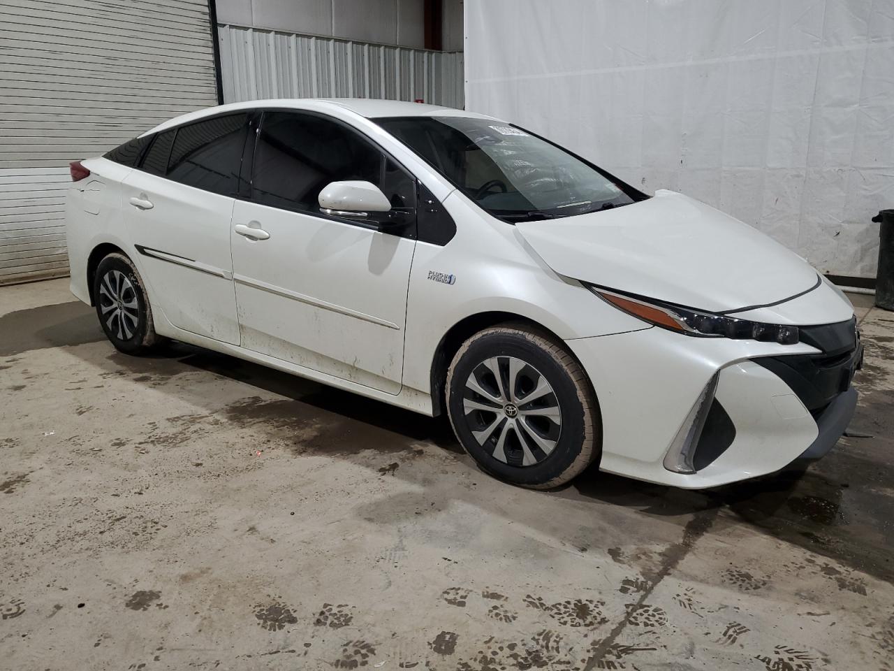 Photo 3 VIN: JTDKARFP9L3155373 - TOYOTA PRIUS 