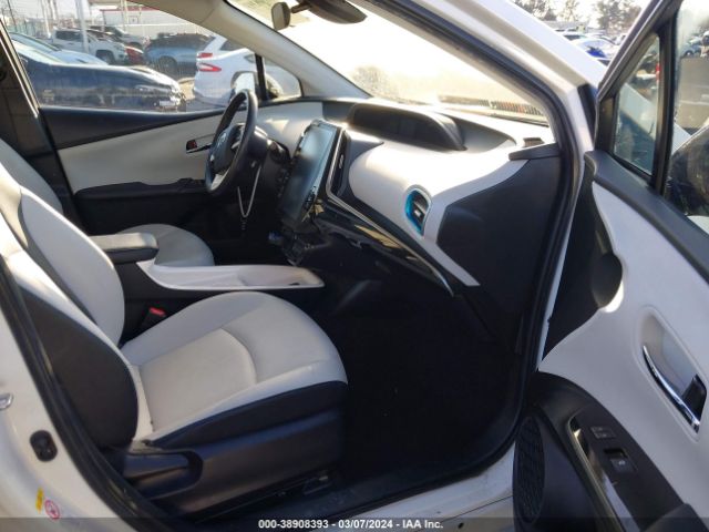 Photo 4 VIN: JTDKARFPXH3016425 - TOYOTA PRIUS PRIME 