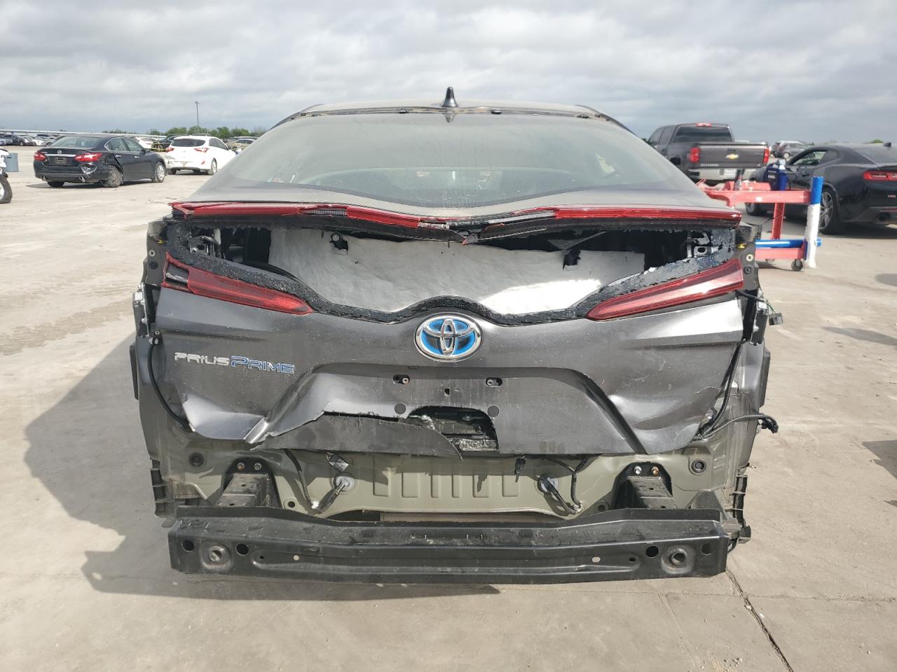 Photo 5 VIN: JTDKARFPXH3039929 - TOYOTA PRIUS 