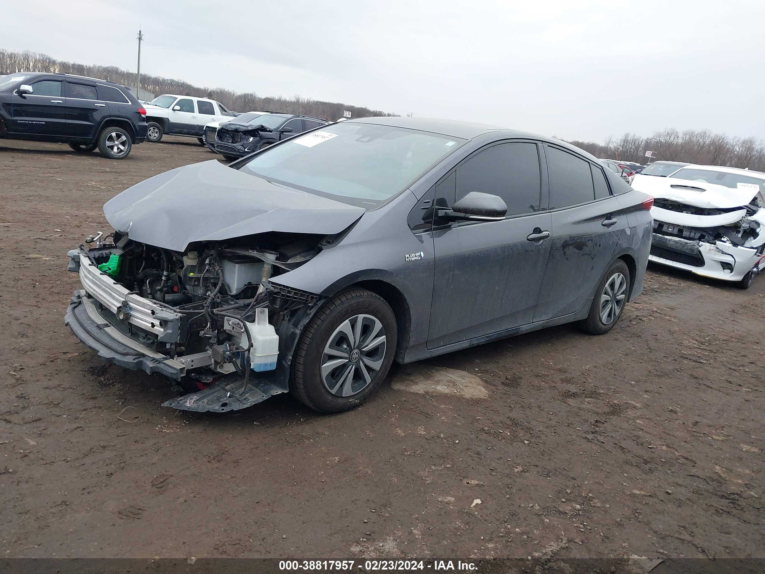 Photo 1 VIN: JTDKARFPXH3063860 - TOYOTA PRIUS 