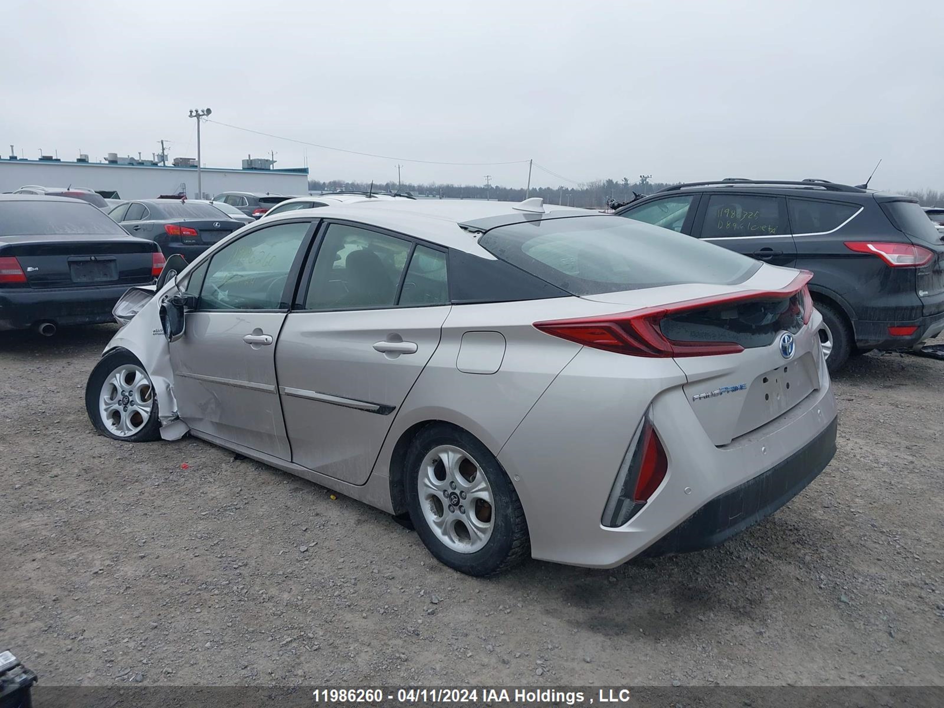 Photo 2 VIN: JTDKARFPXJ3071236 - TOYOTA PRIUS 