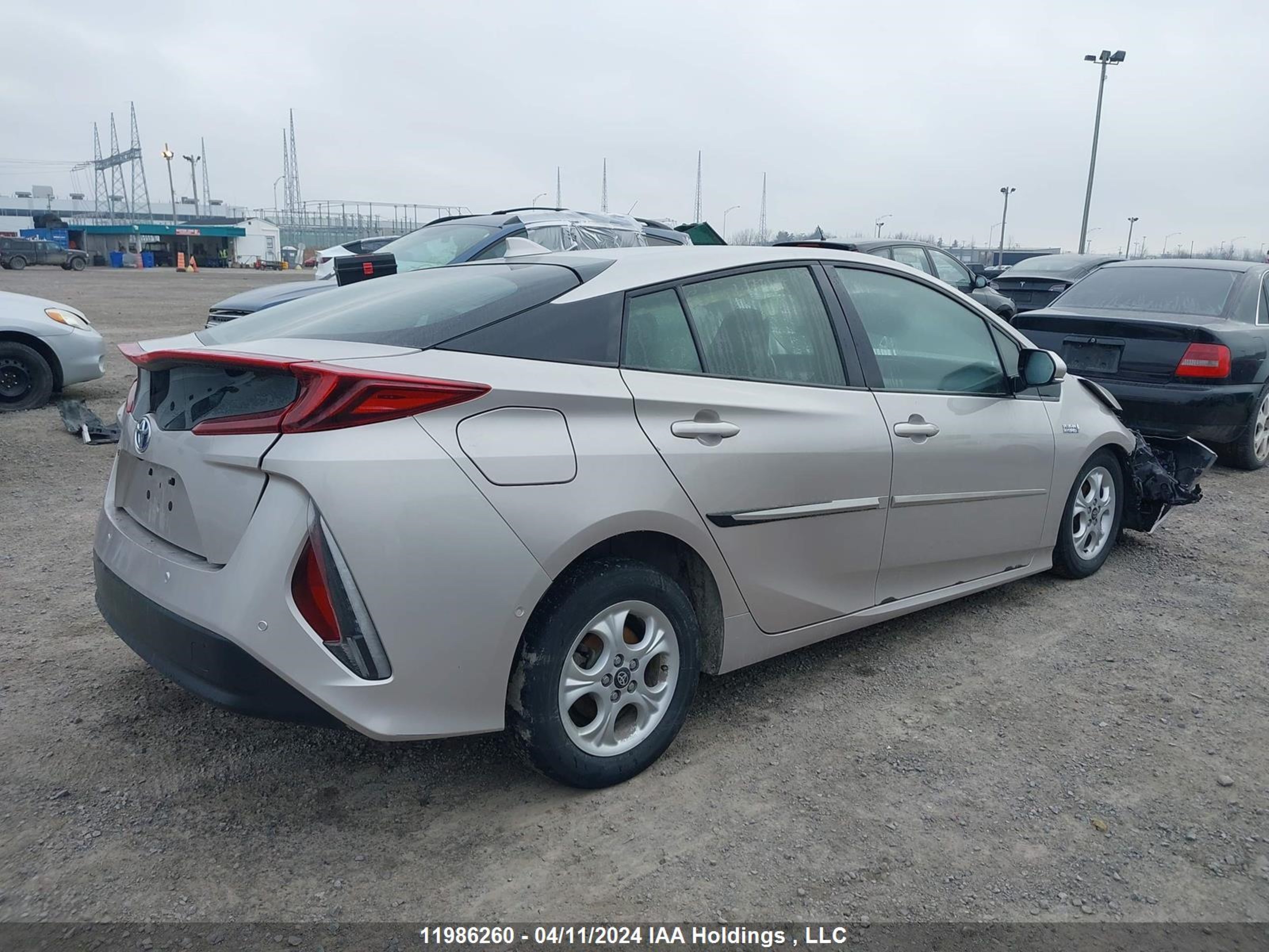 Photo 3 VIN: JTDKARFPXJ3071236 - TOYOTA PRIUS 