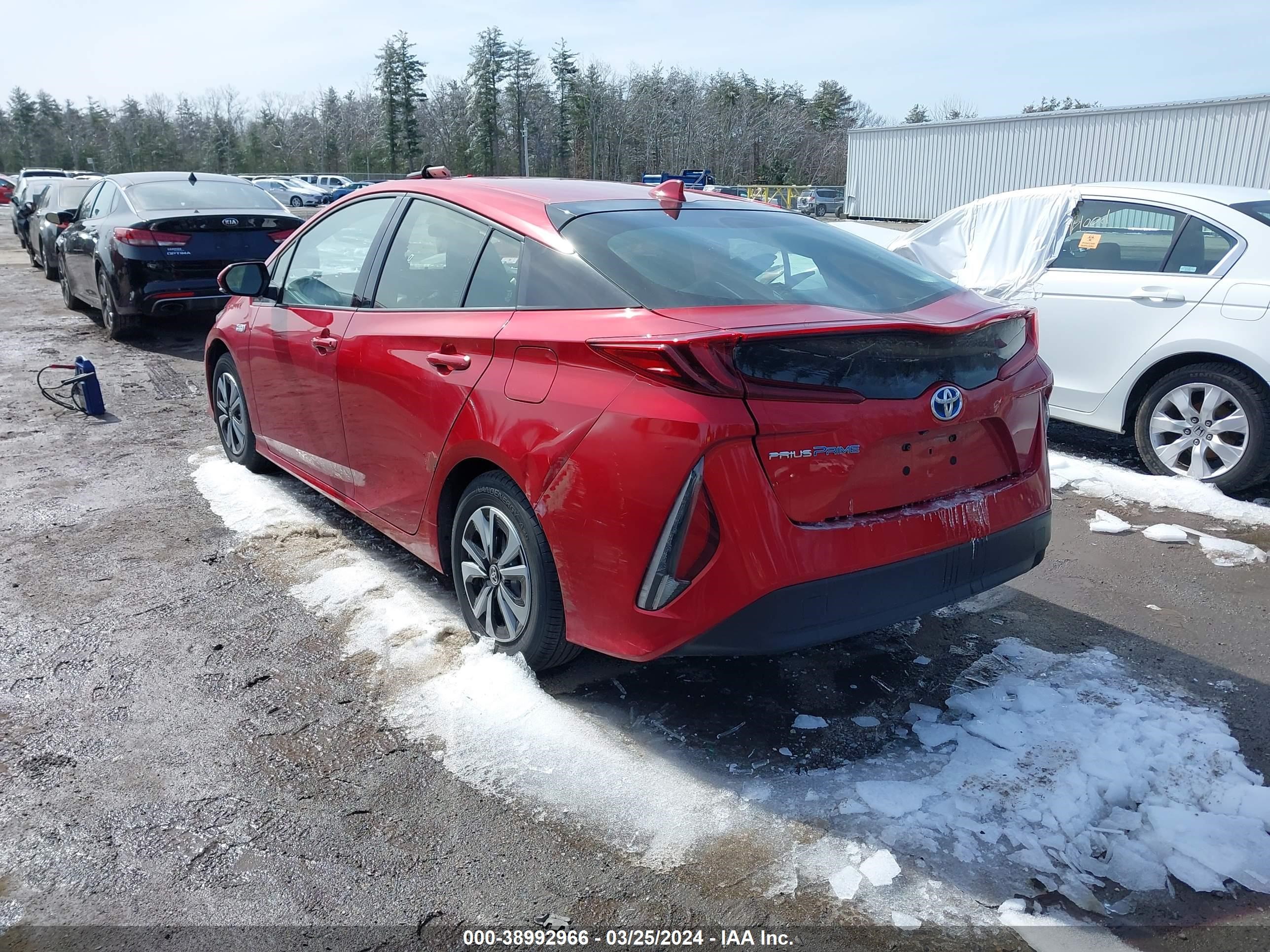 Photo 2 VIN: JTDKARFPXK3115611 - TOYOTA PRIUS 