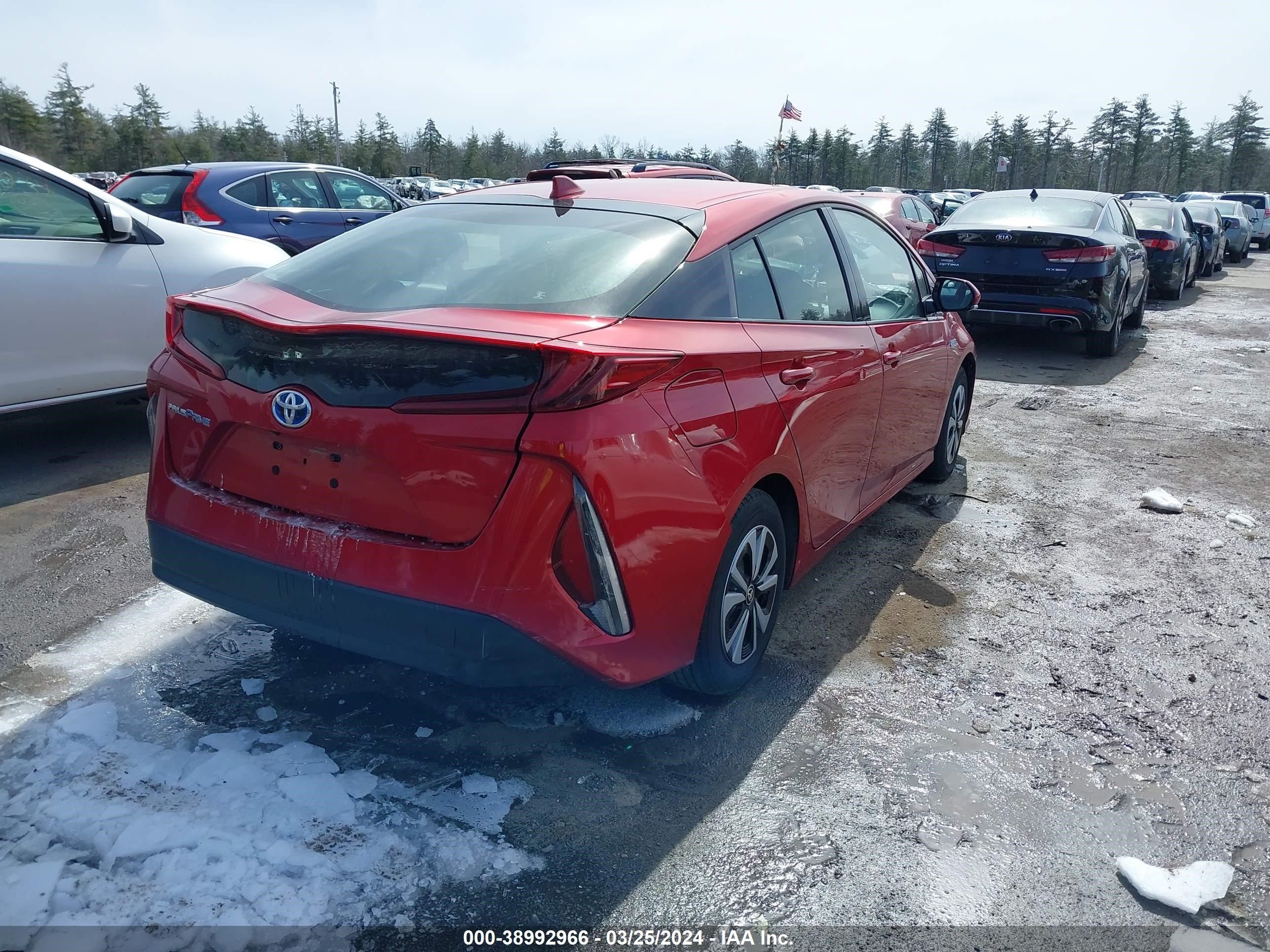 Photo 3 VIN: JTDKARFPXK3115611 - TOYOTA PRIUS 