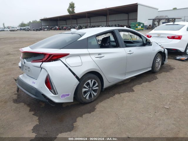 Photo 3 VIN: JTDKARFPXK3119903 - TOYOTA PRIUS PRIME 