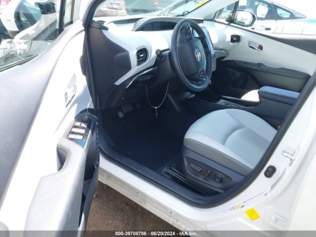 Photo 4 VIN: JTDKARFPXL3151509 - TOYOTA PRIUS PRIME 